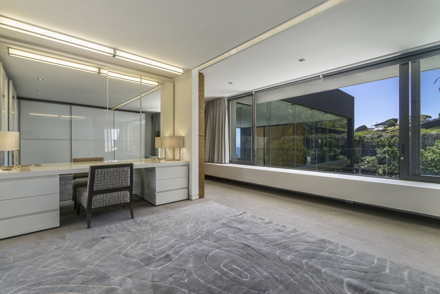 5 Bedroom Property for Sale in Clifton Western Cape